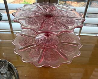 2 pink glass cake plates, 2 sizes