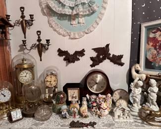 Need more time? Come grab some in our Christmas room