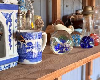 I spy…a little friend! Do you see it too?