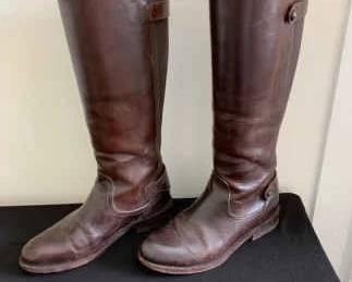 The Frye Company Leather Like Womens Size 7 Boots
