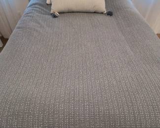 Queen Duvet With Insert And Decorative Pillow