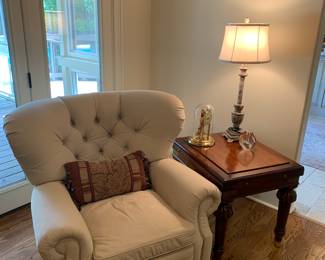 Pair of linen recliners