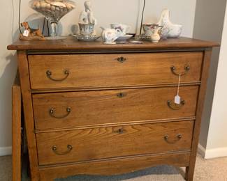 Antique chest of drawers