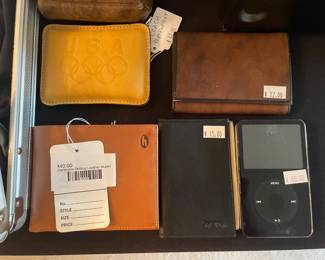Hartmann Belting Leather Wallet, Ipod