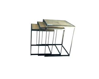 Set of nesting tables.