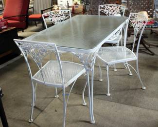 White glass top patio table & 4 chairs