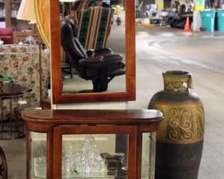 Small display cabinet & hanging mirror