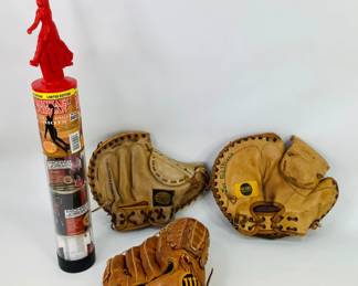 Michael Jordan Preview Packs and 3 Catcher Gloves