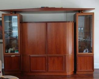 004 Entertainment Center 5 PC w Cherry Finish
