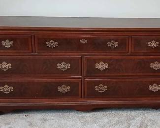 001 Drexel Chippendale Style Mahogany Bedroom Dresser
