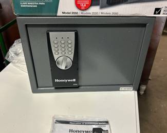 NIB Honeywell Safe