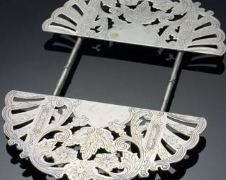 Vintage Wallace Silver Plate Expandable Trivet 7333 Floral Fan Design Footed
