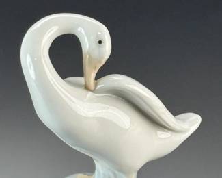 LLADRO SPAIN Preening Goose 4553 Porcelain Figurine