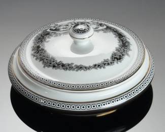 Hollohaza Hungary Porcelain Endre Szasz Lidded Bowl Bonbonniere Trinket Dish
