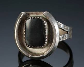 Vintage Native American Black Onyx Horseshoe Ring