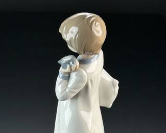 Lladro NAO Ready for Bed Porcelain Figurine
