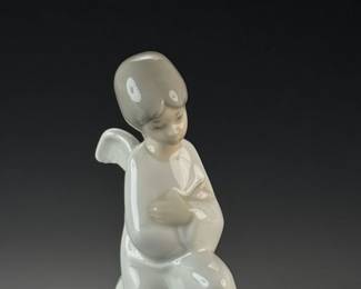 Lladro NAO Kneeling Angel Porcelain Cherub Figurine