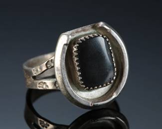 Vintage Native American Black Onyx Horseshoe Ring