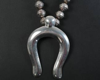 Navajo Sterling Silver Horseshoe Pendant & Necklace Mellon Bench Beads Native American Jewelry