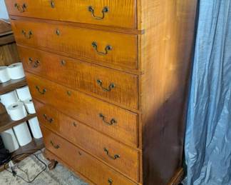 Queen Anne chest of drawers