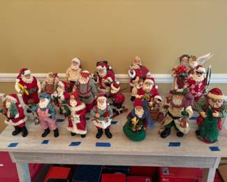 Clothtique Santa’s by Possible Dreams