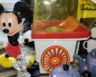 Mickey Mouse popcorn maker