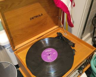 Detrola turntable