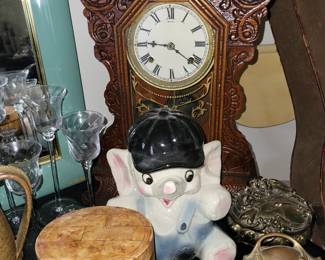 Antique mantel clock