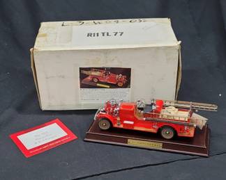 Franklin Mint 1922 Ahrens-Fox Firetruck Pumper