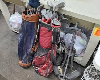 Golf Clubs & Caddy Roller