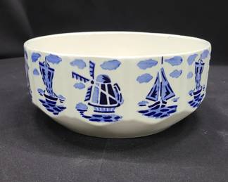 Czechoslovakia Blue and White Nesting Bowl