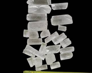 Raw quartz crystal minerals