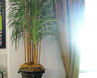 Large Metal Planter on Stand with Silk Plant / Ornate Metal Folding Table with Birds