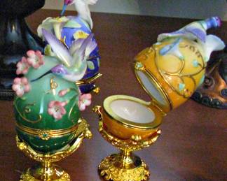 House of Faberge Rivoli Hummingbird Egg Boxes with Stands