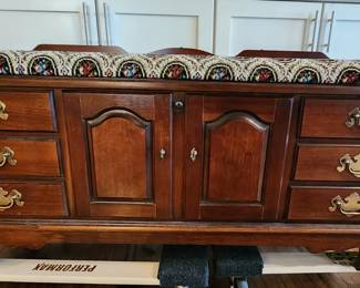 Storage chest/bench