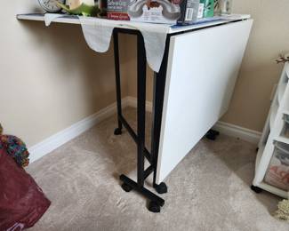 Craft/sewing table