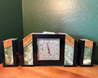MANTLE CLOCK