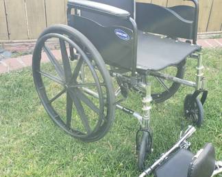 Tracer SX5 Wheelchair and adult crutches