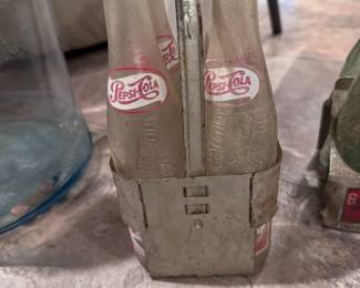 Pepsi Bottle Caddy with Bottles