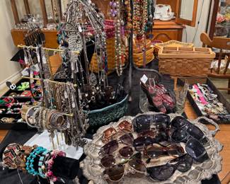 Lot's of fun jewelry and sunglasses