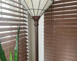 Floor lamp
