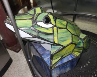Stained glass frog lamp
