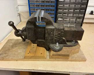 Large Bench Vise