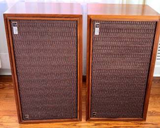 The Fisher XP7 Speakers