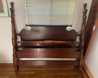 Full Size Mahogony 4 Poster Bed