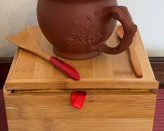 Yixing Pottery Lidded Cup
