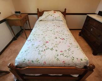 Vintage twin bed