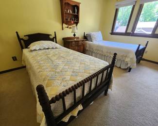 Qty 2 vintage twin beds