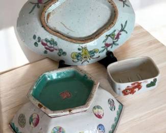 ANTIQUE CHINESE PORCELAIN BOWL TRAY