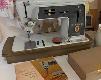 Singer Touch + Sew Sewing Machine | Sewing Supplies